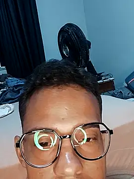 Snapshot of biell_lima chatting on 10/26/25, 04:07 biell lima online show from 10/26/25, 04:07