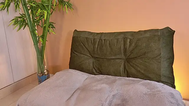 CherryCurl  online show from 11/25/25, 04:18