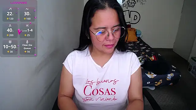 Snapshot of Miss__kendra_ chatting on 01/15/26, 04:44 Miss kendra online show from 01/15/26, 04:44