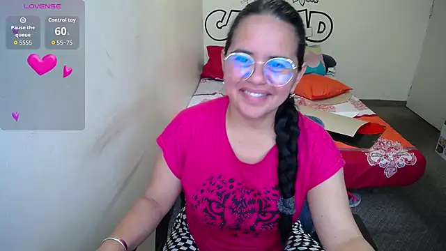 Snapshot of Miss__kendra_ chatting on 02/04/26, 01:39 Miss kendra online show from 02/04/26, 01:39