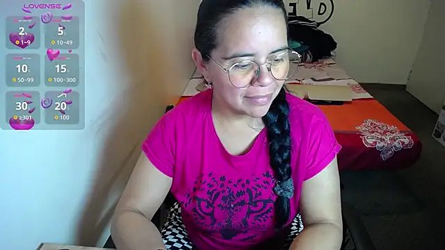 Snapshot of Miss__kendra_ chatting on 02/05/26, 01:43 Miss kendra online show from 02/05/26, 01:43