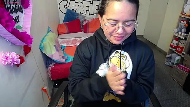 Snapshot of Miss__kendra_ chatting on 02/12/26, 01:28 Miss kendra online show from 02/12/26, 01:28