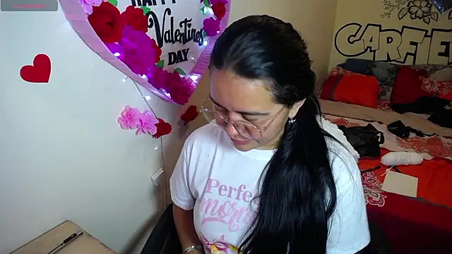 Snapshot of Miss__kendra_ chatting on 02/17/26, 01:57 Miss kendra online show from 02/17/26, 01:57