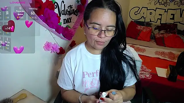 Snapshot of Miss__kendra_ chatting on 02/18/26, 02:29 Miss kendra online show from 02/18/26, 02:29