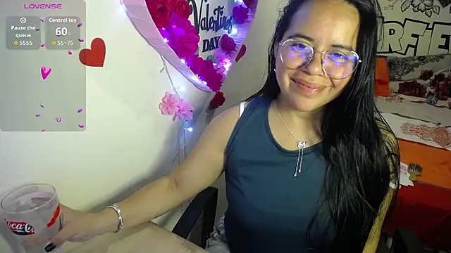 Snapshot of Miss__kendra_ chatting on 02/24/26, 02:20 Miss kendra online show from 02/24/26, 02:20
