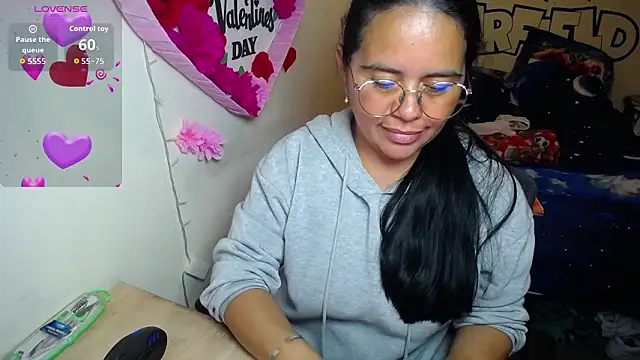 Snapshot of Miss__kendra_ chatting on 03/28/26, 01:05 Miss kendra online show from 03/28/26, 01:05