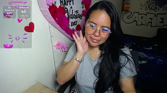 Snapshot of Miss__kendra_ chatting on 03/31/26, 11:21 Miss kendra online show from 03/31/26, 11:21
