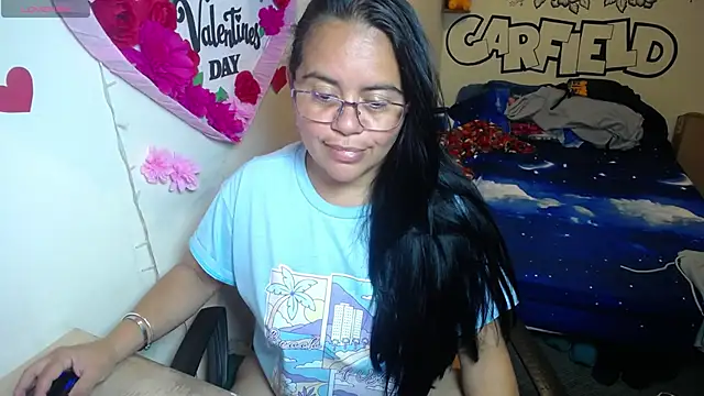 Snapshot of Miss__kendra_ chatting on 04/15/26, 01:45 Miss kendra online show from 04/15/26, 01:45