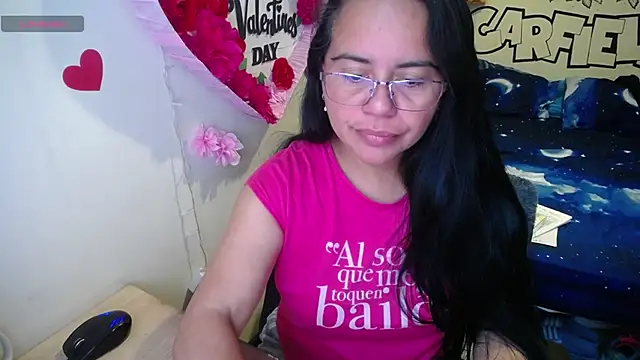 Snapshot of Miss__kendra_ chatting on 04/21/26, 11:27 Miss kendra online show from 04/21/26, 11:27