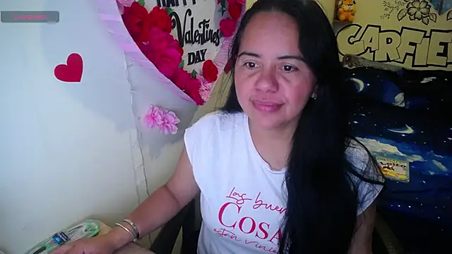 Snapshot of Miss__kendra_ chatting on 04/23/26, 11:20 Miss kendra online show from 04/23/26, 11:20