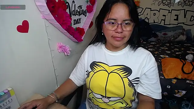 Snapshot of Miss__kendra_ chatting on 05/21/26, 02:35 Miss kendra online show from 05/21/26, 02:35