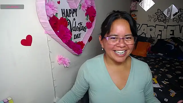 Snapshot of Miss__kendra_ chatting on 05/25/26, 04:13 Miss kendra online show from 05/25/26, 04:13