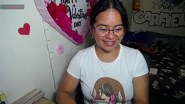 Snapshot of Miss__kendra_ chatting on 06/17/26, 01:30 Miss kendra online show from 06/17/26, 01:30
