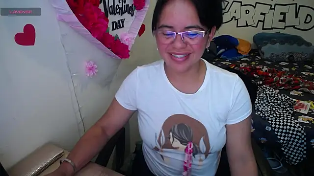 Snapshot of Miss__kendra_ chatting on 06/17/26, 01:56 Miss kendra online show from 06/17/26, 01:56