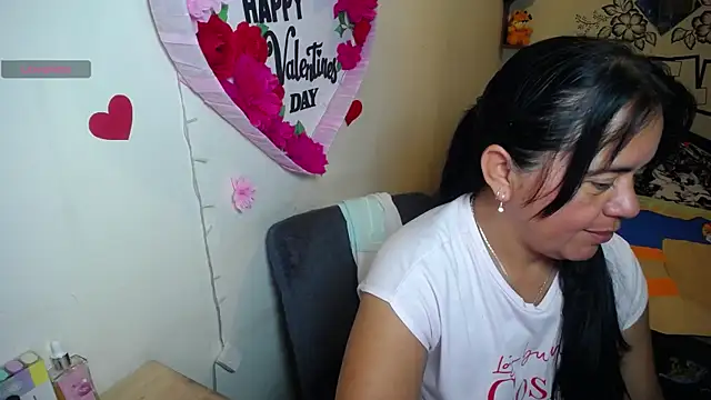 Snapshot of Miss__kendra_ chatting on 07/25/26, 02:31 Miss kendra online show from 07/25/26, 02:31