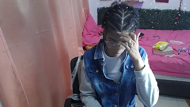 thianahorny online show from 05/25/26, 12:22
