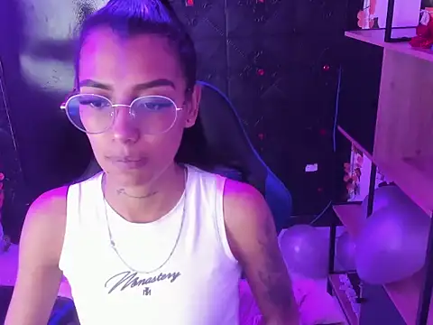 Snapshot of KarlaSlutSkinny__ chatting on 03/31/26, 08:31 KarlaSlutSkinny online show from 03/31/26, 08:31