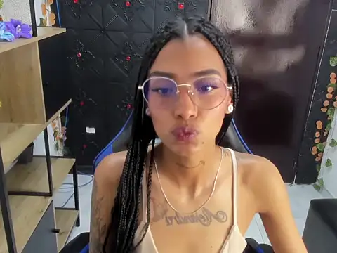 Snapshot of KarlaSlutSkinny__ chatting on 05/06/26, 02:51 KarlaSlutSkinny online show from 05/06/26, 02:51
