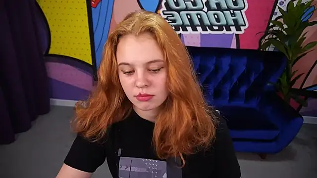 Snapshot of SnowWhiti chatting on 10/31/25, 02:29 SnowWhiti online show from 10/31/25, 02:29