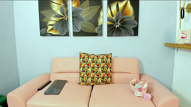 Snapshot of daniella_molina1 chatting on 10/10/25, 01:54 daniella molina1 online show from 10/10/25, 01:54