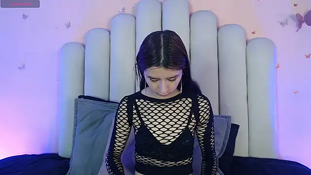 Snapshot of SweetRenata_ chatting on 11/04/25, 12:04 SweetRenata online show from 11/04/25, 12:04