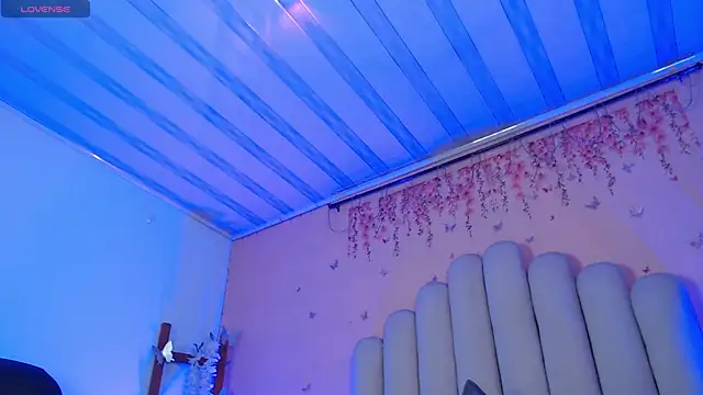 Snapshot of SweetRenata_ chatting on 11/13/25, 11:20 SweetRenata online show from 11/13/25, 11:20