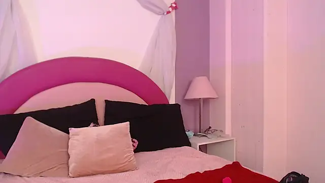 SweetRenata  online show from 04/26/26, 12:58