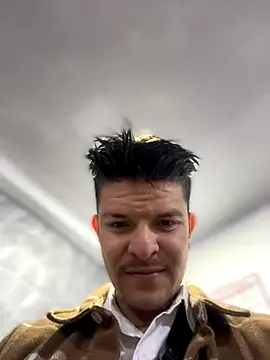 Snapshot of Nick_Juniorr chatting on 10/10/25, 03:05 Nick Juniorr online show from 10/10/25, 03:05