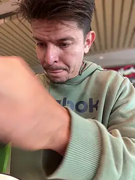 Snapshot of Nick_Juniorr chatting on 10/10/25, 09:03 Nick Juniorr online show from 10/10/25, 09:03