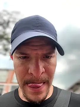 Snapshot of Nick_Juniorr chatting on 10/21/25, 04:30 Nick Juniorr online show from 10/21/25, 04:30