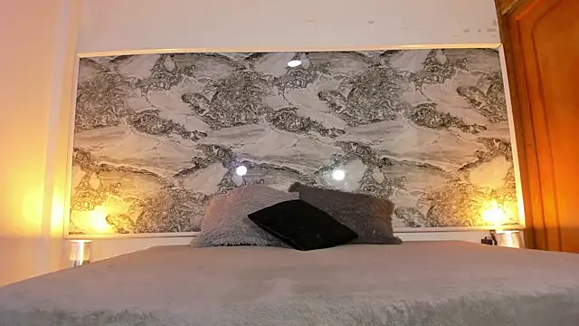 Ethan thouse online show from 10/12/25, 03:38