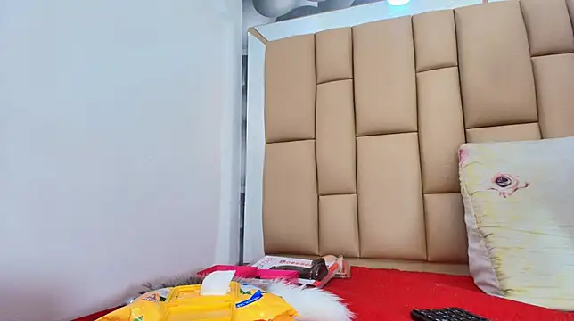 hannah teehn online show from 12/02/25, 07:09