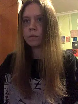 Snapshot of LunaVirelle chatting on 11/04/25, 03:55 LunaVirelle online show from 11/04/25, 03:55