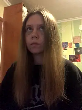 Snapshot of LunaVirelle chatting on 11/08/25, 04:29 LunaVirelle online show from 11/08/25, 04:29
