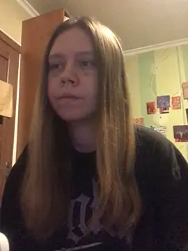 Snapshot of LunaVirelle chatting on 11/09/25, 04:05 LunaVirelle online show from 11/09/25, 04:05
