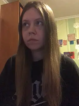 Snapshot of LunaVirelle chatting on 03/17/26, 08:23 LunaVirelle online show from 03/17/26, 08:23