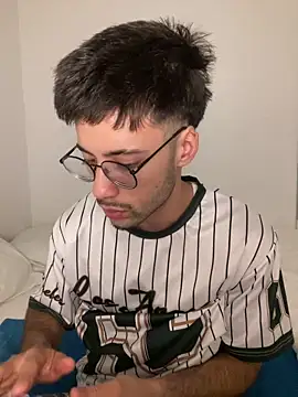 Snapshot of Maryanit chatting on 11/12/25, 09:58 Maryanit online show from 11/12/25, 09:58