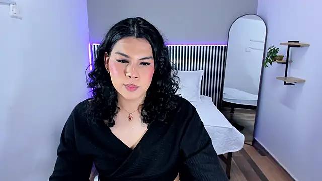 Snapshot of Little_Alli chatting on 11/02/25, 07:49 Little Alli online show from 11/02/25, 07:49