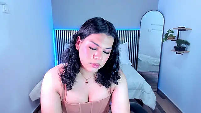 Snapshot of Little_Alli chatting on 11/21/25, 10:52 Little Alli online show from 11/21/25, 10:52