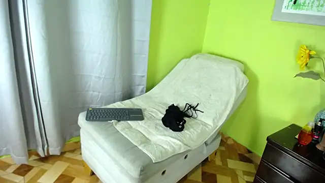 ariana 14  online show from 10/22/25, 07:13