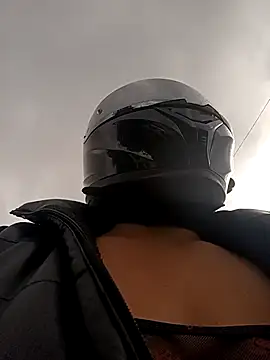 Snapshot of Scarlet_Aura chatting on 11/29/25, 08:34 Scarlet Aura online show from 11/29/25, 08:34