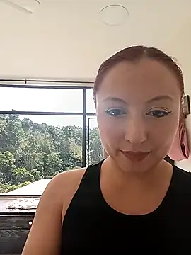 Snapshot of Scarlet_Aura chatting on 12/17/25, 07:20 Scarlet Aura online show from 12/17/25, 07:20