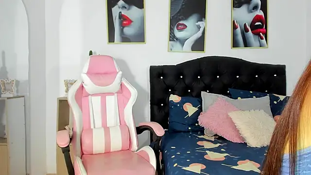 Snapshot of Ellenstefany__ chatting on 10/28/25, 12:58 Ellenstefany online show from 10/28/25, 12:58