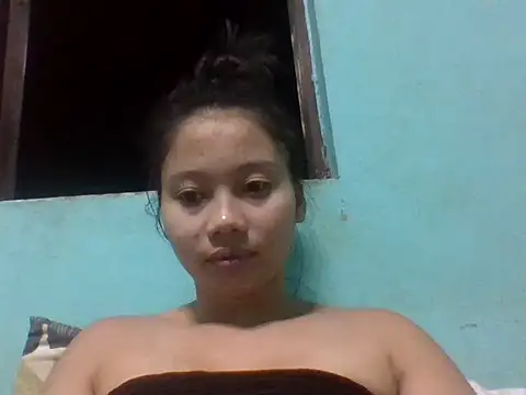 Baby girl0516 online show from 10/12/25, 12:48