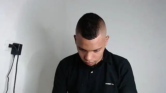 Snapshot of drako_monster chatting on 11/10/25, 05:17 drako monster online show from 11/10/25, 05:17