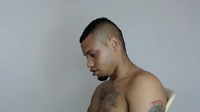 Snapshot of drako_monster chatting on 12/13/25, 09:09 drako monster online show from 12/13/25, 09:09