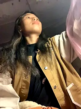 Han-han123 online show from 11/17/25, 09:53