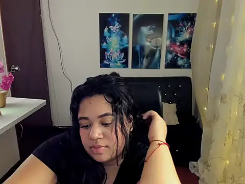 Snapshot of oliviia_cute chatting on 11/07/25, 05:18 oliviia cute online show from 11/07/25, 05:18