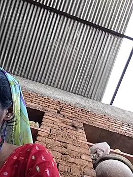 Snapshot of Co_punam chatting on 10/08/25, 10:13 Co punam online show from 10/08/25, 10:13