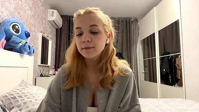 Snapshot of Randa_babygirl chatting on 10/26/25, 07:42 Randa babygirl online show from 10/26/25, 07:42
